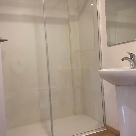 Aparthotel Montcada מלון דירות *